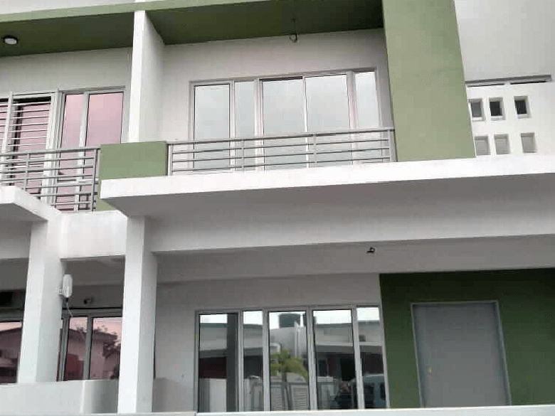 THE BEST FIND OUT HOUSE TINTED TANGGA BATU